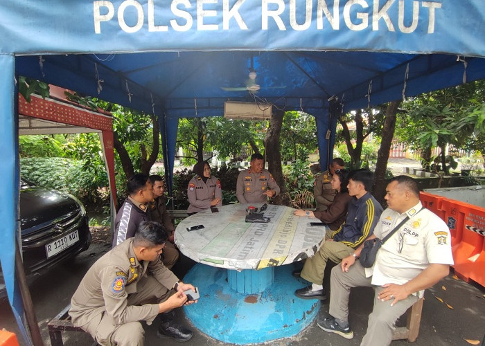 Polsek Rungkut Gandeng Kedai Merakyat Antisipasi Curanmor Lewat Cangkruk Kamtibmas