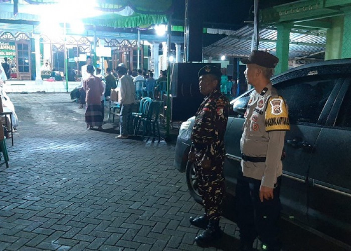 Polisi Ngawi Pengamanan Pengajian Haul KH Dimyathi di Mantingan