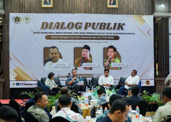 Gelar Dialog Publik, PWI Gresik Dorong Pemkab Tingkatkan PAD untuk Kemandirian Daerah
