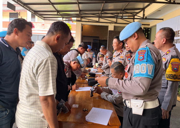 Ratusan Senpi Dinas Polres Jember dan Polsek Jajaran Diperiksa Propam, Wakapolres Pimpin Langsung