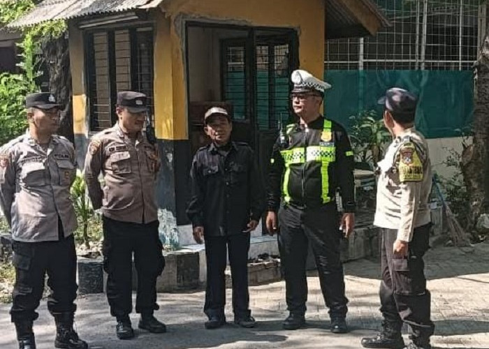 Polsek Sukomanunggal Tingkatkan Patroli Dialogis di Perumahan Kupang Jaya Antisipasi Gangguan Kamtibmas