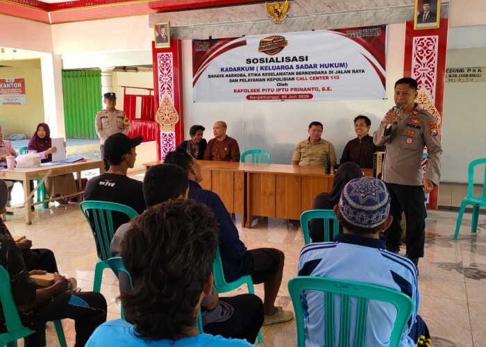Tingkatkan Kesadaran Berlalulintas di Ngawi, Kapolsek Pitu Sosialisasi Call Center 110 ke Warga Banjarbangi