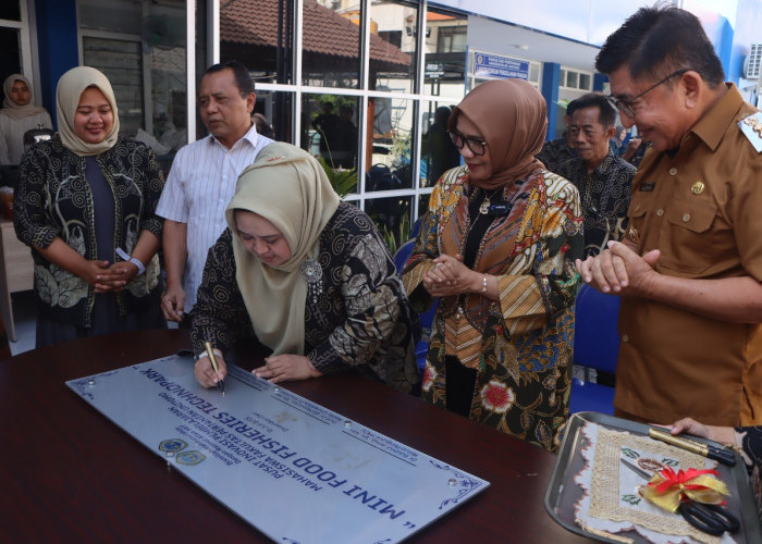 Cetak Lulusan Siap Tempur di Dunia Kerja, Unitomo Resmikan Mini Food Fisheries Technopark