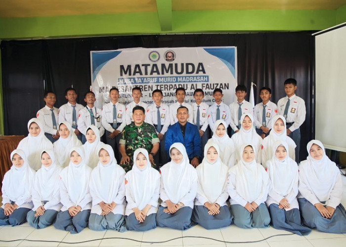 Kasdim 0821 Lumajang Tanamkan Wawasan Kebangsaan kepada Santri Perkuat Karakter Cinta NKRI