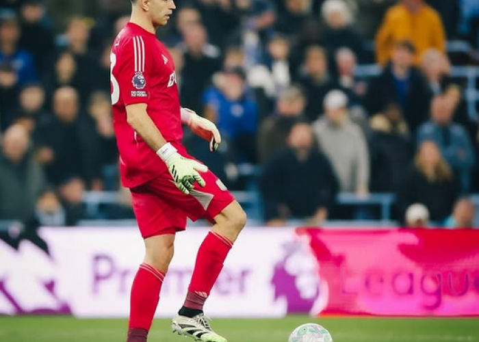 Emiliano Martinez Bersinar, Aston Villa Melaju ke Perempat Final Liga Europa
