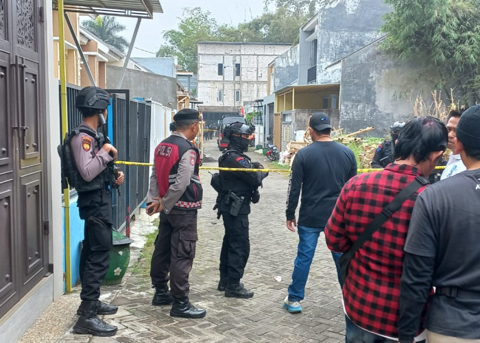 Keluarga Terduga Teroris di Kecamatan Junrejo Kota Batu Diamankan Tim Densus 88