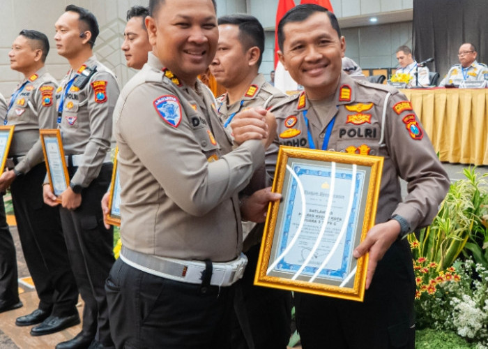 Rakor Lintas Sektoral Operasi Ketupat Semeru 2026, Kasatlantas Polres Kediri Kota Raih Penghargaan