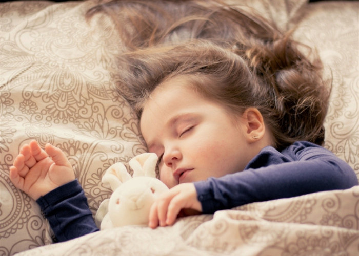 Tidur Menghadap Kanan: Manfaat untuk Kesehatan dan Kehidupan 