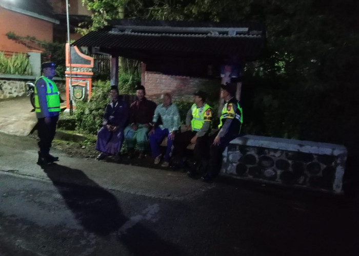 Sambang Pos Kamling, Polisi Ngawi Perkuat Sinergi dengan Warga Sine 