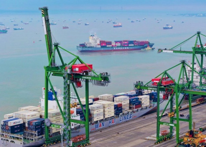Terminal Teluk Lamong Catat Throughput  1,2 Juta TEus Tumbuh 13 Persen
