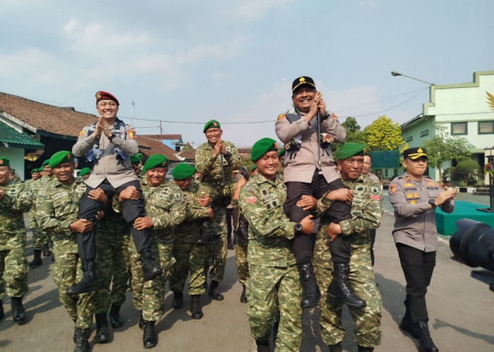 Panggul Pejabat Baru dan Lepas Senior, Tradisi Unik Kodim 0824/Jember Jaga Kehangatan TNI-Polri