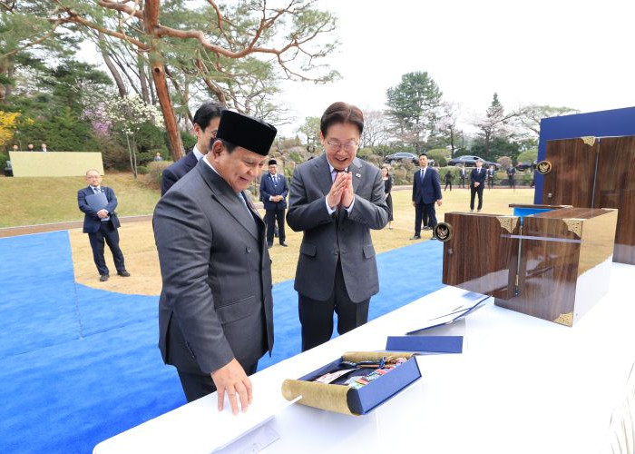 Diplomasi Anabul Prabowo di Seoul, Hadiahkan Pakaian untuk Anjing Presiden Korsel