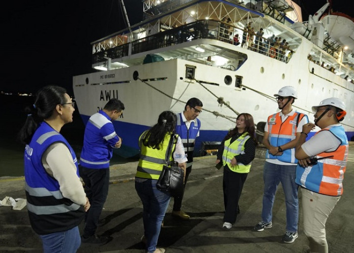 Pelni-Pelindo Gratiskan Pengiriman Bantuan Gempa NTT dari Surabaya