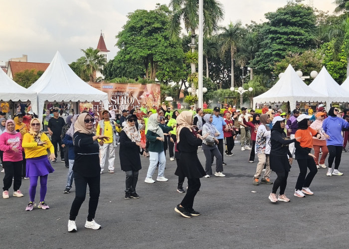 Senam Dahlan Iskan Meriahkan Halaman Balai Kota Surabaya dalam Rangkaian SFF 2026