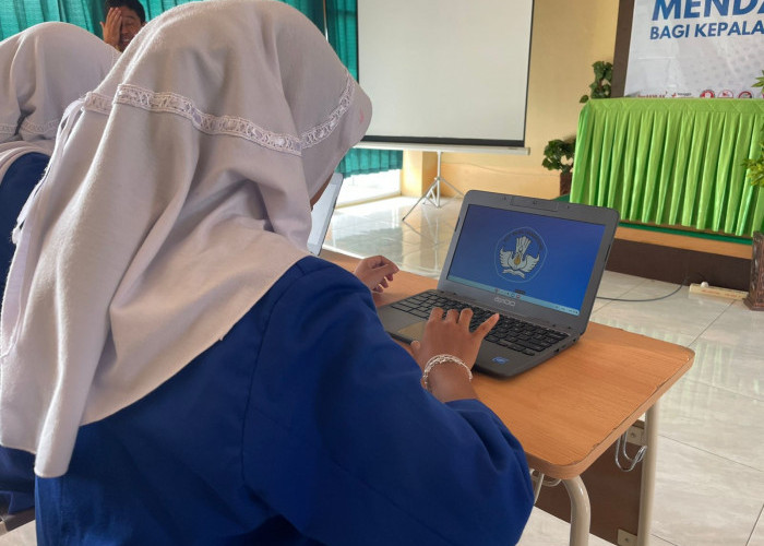 78 Sekolah di Magetan Terima Chromebook Kemendikbudristek