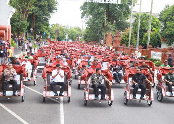 Presiden Salurkan 220 Becak Listrik di Nganjuk, Kapolres Ingatkan Larangan Modifikasi