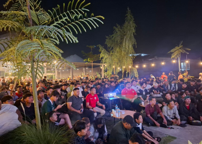 Nobar Bersama Ratusan Anak Muda, Wahyu Hidayat Support Timnas Indonesia 