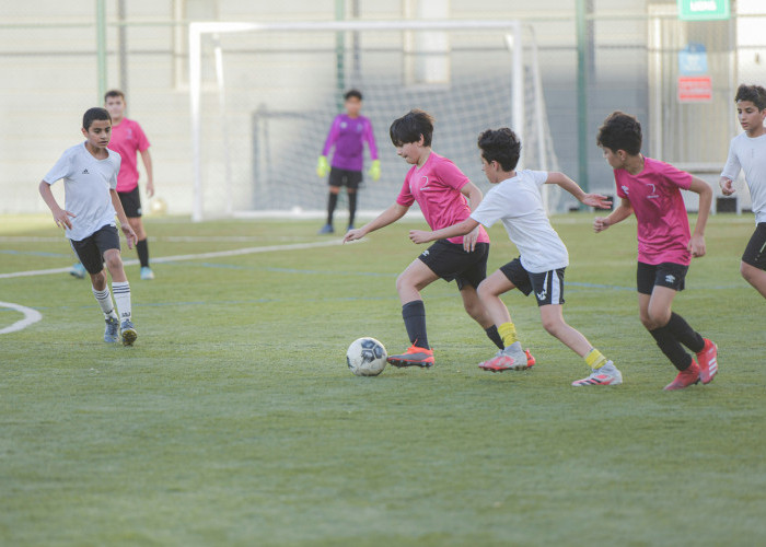 Mengapa Klub Sepak Bola Harus Berinvestasi dalam Pemuda Berbakat: Menjaga Tradisi dan Masa Depan