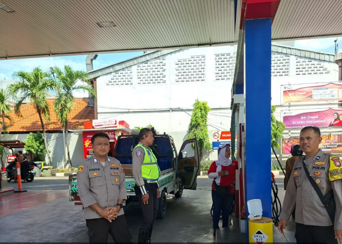 Polsek Bubutan Intensifkan Patroli Presisi, Pastikan Stok BBM di SPBU Dupak Aman