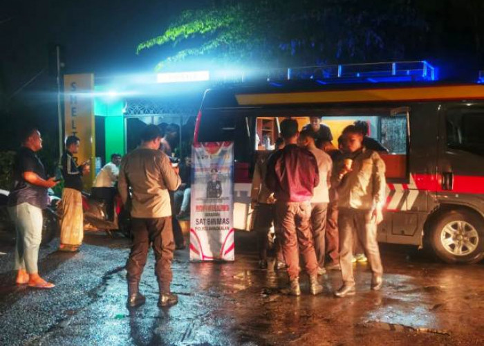Polres Bangkalan Gelar Kopling Satbinmas Bareng Warga di Ruas Jalan Kinibalu