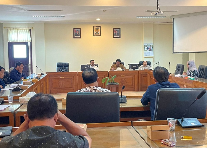 Warga Terdampak Limbah Giling PG Poerwodadi Ngadu ke Dewan Magetan   