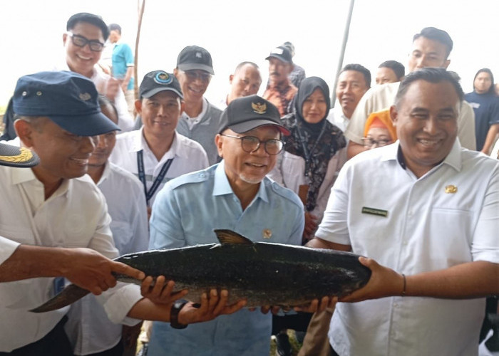 Pastikan Ketahanan Pangan di Gresik, Menko Zulhas Tinjau Kampung Bandeng Pangkahwetan