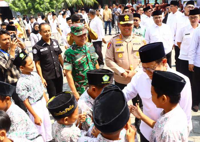 Dampingi Kunker Menko Muhaimin ke Gresik, Kapolres Gresik Beri Pesan Generasi Muda