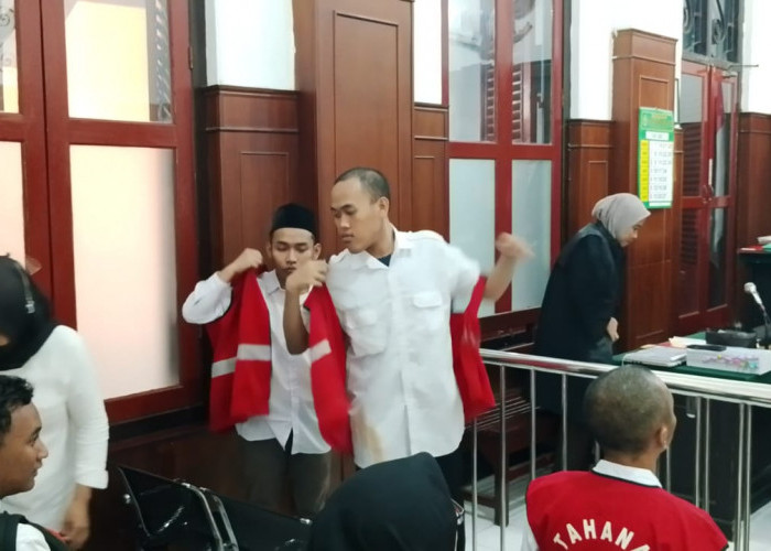 Modus Teknisi Internet, Dua Pria Curi Emas Antam Rp120 Juta di Rumah Dokter Surabaya