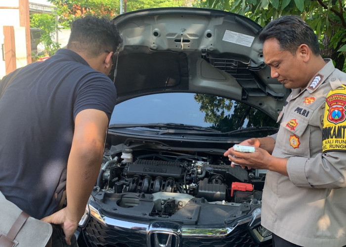 Sempat Resahkan Warga Rungkut, Bhabinkamtibmas Serahkan Honda Brio Terparkir Sepekan ke Pemiliknya