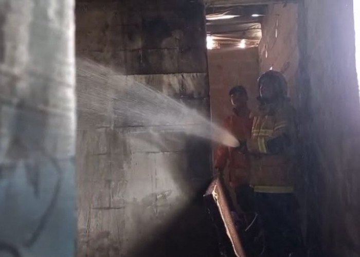 Rumah Warga Driyorejo Gresik Terbakar Diduga akibat Anak Main Korek Api