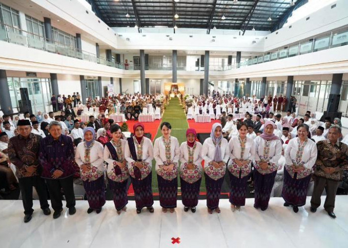 Peringati Hari Ibu, Pemkab Kediri Gelar Kediri Ngunduh Mantu untuk 44 Pasangan Pengantin