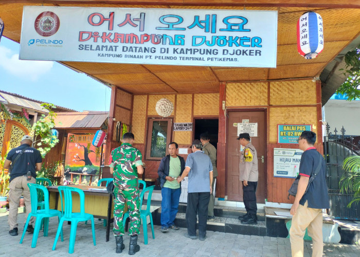 Bhabinkamtibmas Polsek Tandes Latih Warga Banjarsugihan Lengkapi Pos Kamling