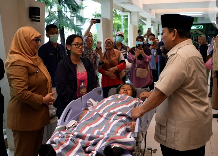 Prabowo Jenguk Korban Kecelakaan Kereta Api di RSUD Bekasi, Perintahkan Investigasi dan Perbaikan Lintasan