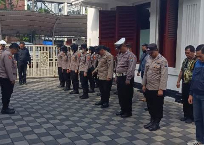 Polsek Sawahan Kawal Ketat Unjuk Rasa di PN Surabaya, Situasi Kondusif