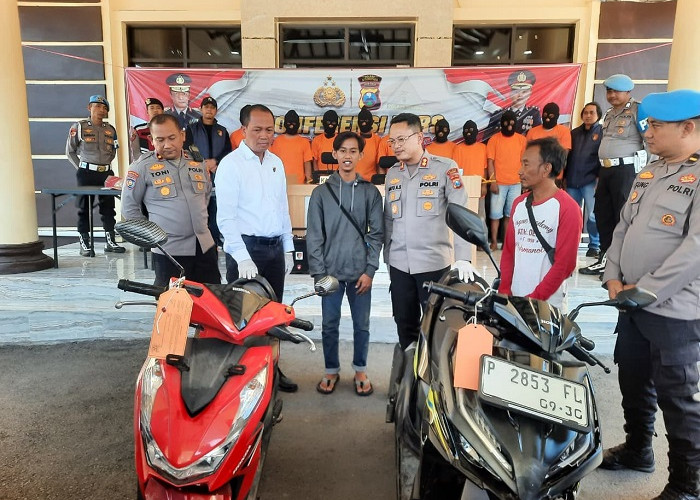 Kapolres Situbondo Kembalikan Motor Curian kepada Pemilik, Sindikat Curanmor Probolinggo Dibekuk