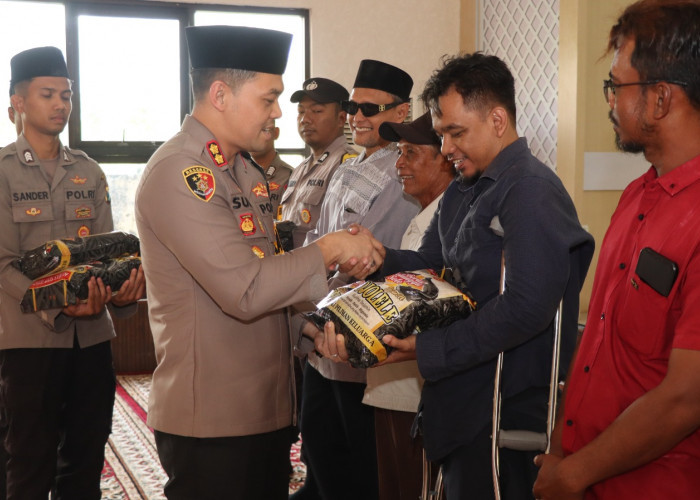 Dari Polisi untuk Warga, Ribuan Zakat Fitra Polres Nganjuk Dikirim ke Pelosok Naik Motor Dinas