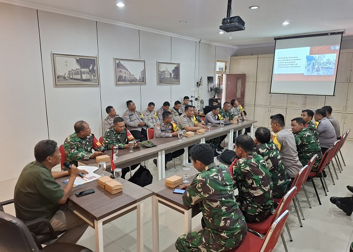 Bhabinkamtibmas Polsek Rungkut Hadiri Rakor Harkamtibmas Se-Surabaya untuk Perkuat Sinergi Tiga Pilar