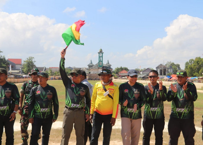 HUT Korem 084 di Sumenep, Kerapan Sapi Satukan TNI dan Masyarakat Madura  Deskripsi:  HUT ke-60 Korem 084 di S