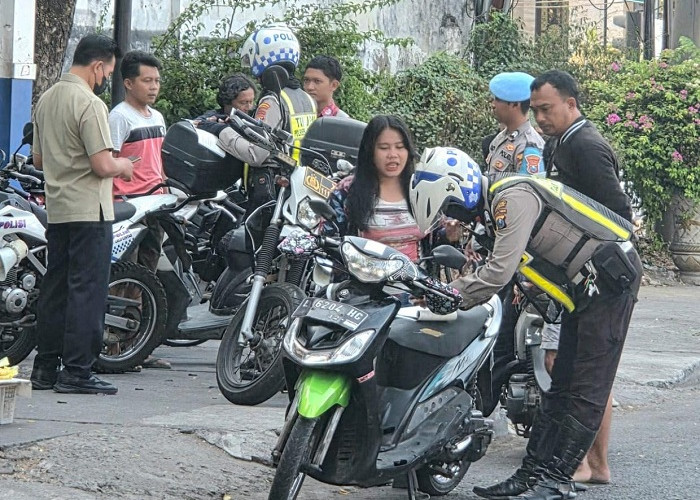 Hari Pertama Tilang Manual, 41 Motor Terjaring di Kedung Cowek Surabaya