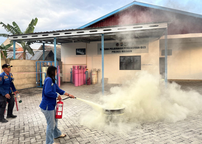 SPPG 2 Polres Madiun Sabet Sertifikasi Mitigasi Kebakaran, Pastikan Keamanan Program MBG