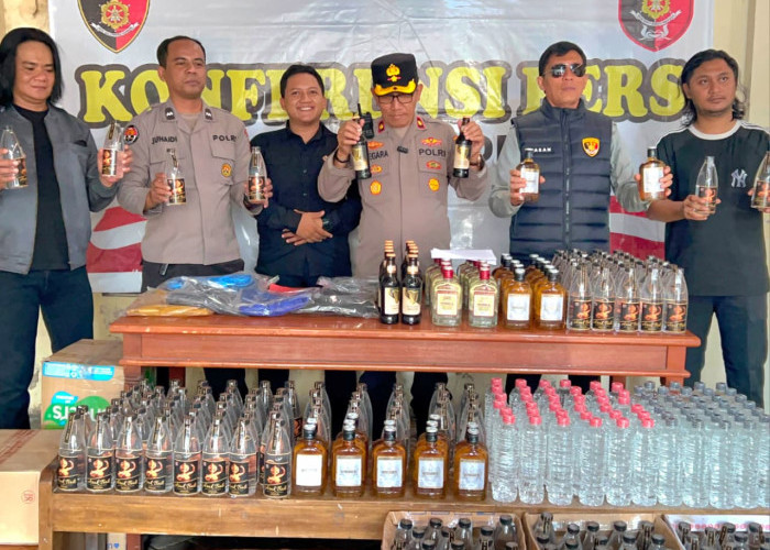 Polsek Purworejo Gagalkan Peredaran Ratusan Botol Miras Ilegal via Online