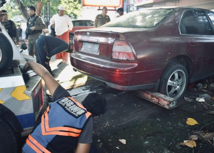 Pemkot Surabaya Tertibkan Jalan Nias, Pelaku Usaha Direlokasi ke Menur