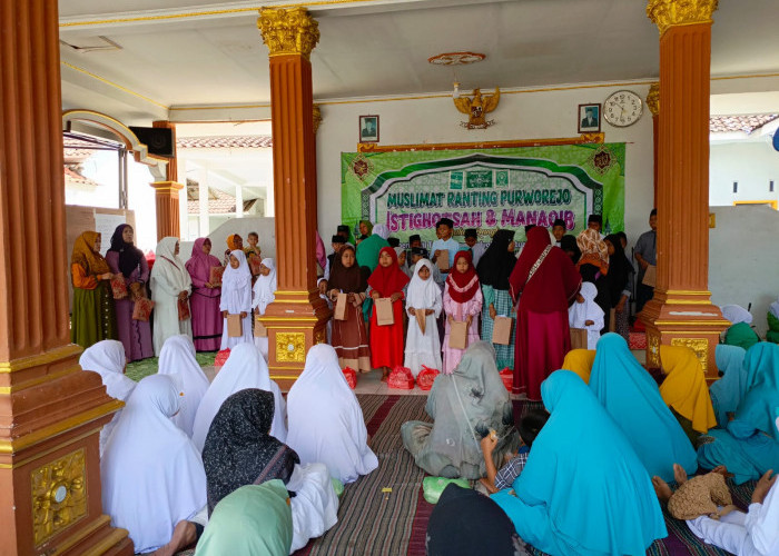 Peringati Bulan Muharram, Pemdes Purworejo Bersama Fatayat dan Muslimat Santuni Anak Yatim Piatu