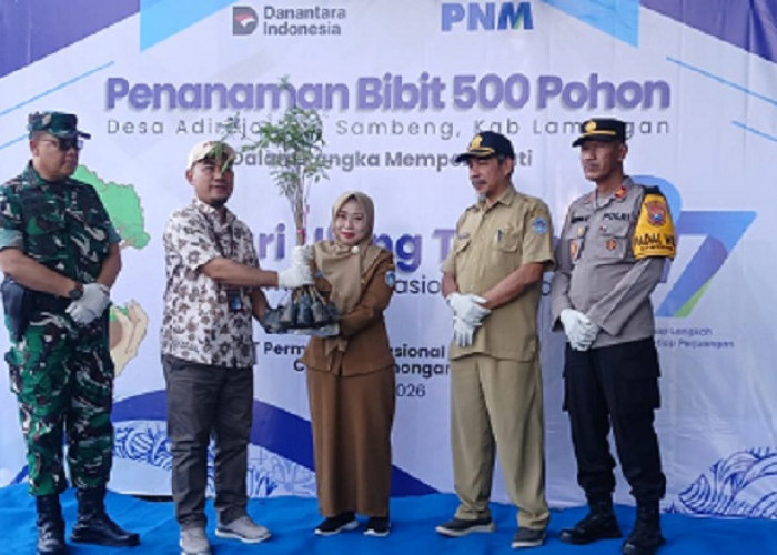 Sambeng Lamongan Ditanami 500 Pohon: TNI, Muspika, dan Warga Satu Cangkul Hijaukan Bumi
