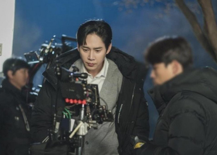 Aktor Park Sung Hoon Kembali Mengambil Peran Antagonis di Film Tropical Night! Ada Hyeri Juga Loh