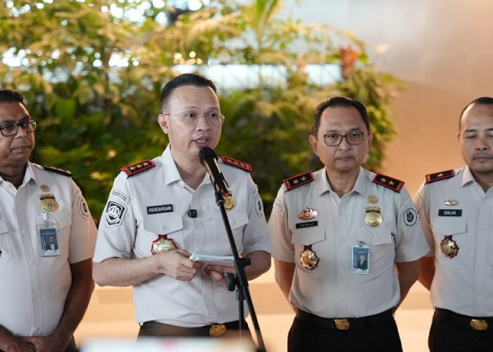 Dampak Erupsi Gunung Anak Krakatau, Imigrasi Berikan Izin Tinggal Darurat dan Bebas Biaya Overstay bagi WNA