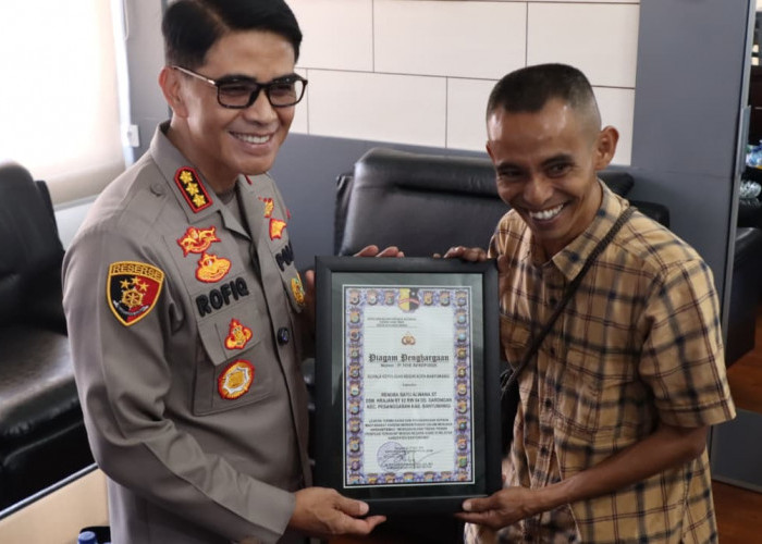 Aksi Heroik Warga Sarongan Gagalkan Penipuan Internasional, Kapolresta Banyuwangi Beri Apresiasi Khusus