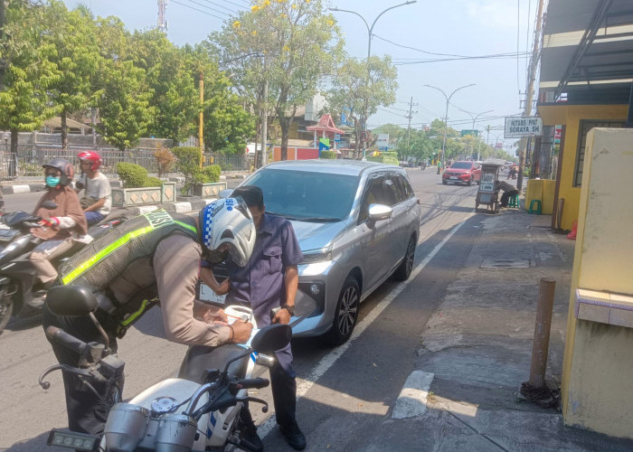 Satlantas Polres Gresik Tindak Ribuan Pelanggar Selama Operasi Patuh Semeru 2025