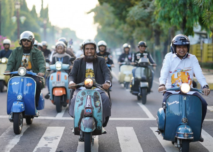 Safari Religi Naik Vespa Klasik, Meriahkan Hari Jadi Kota Madiun ke-108