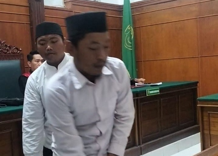 Jual SIM Kilat Tanpa Tes, Bapak dan Anak di Surabaya Dituntut 15 Bulan Penjara